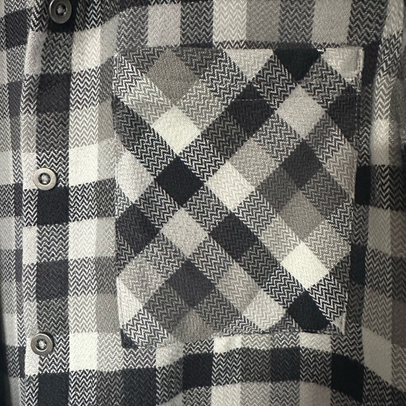 Outdoor Research Women’s Flannel Black White Button-Up UPF 50+ | Like New - Picture 7 of 12